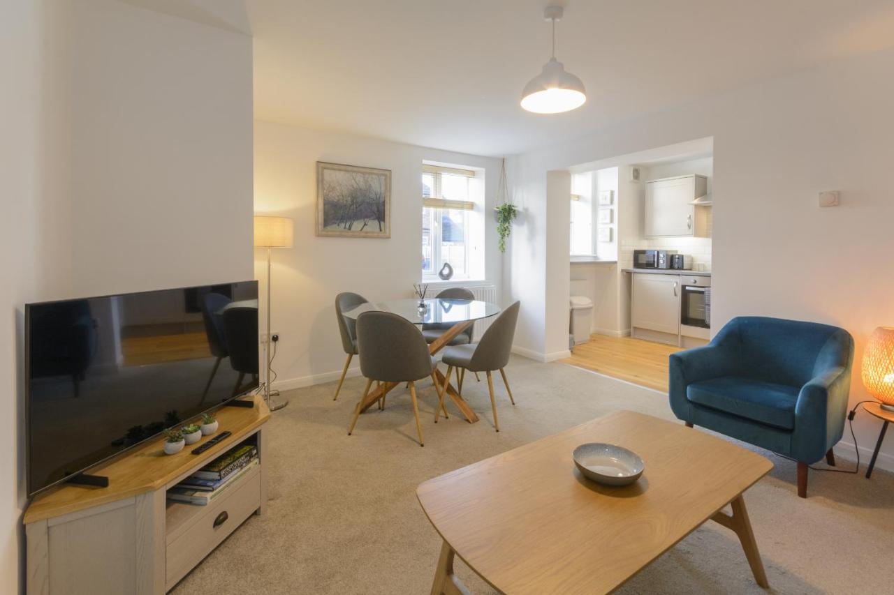 Crescent House Apartments Telford Oda fotoğraf