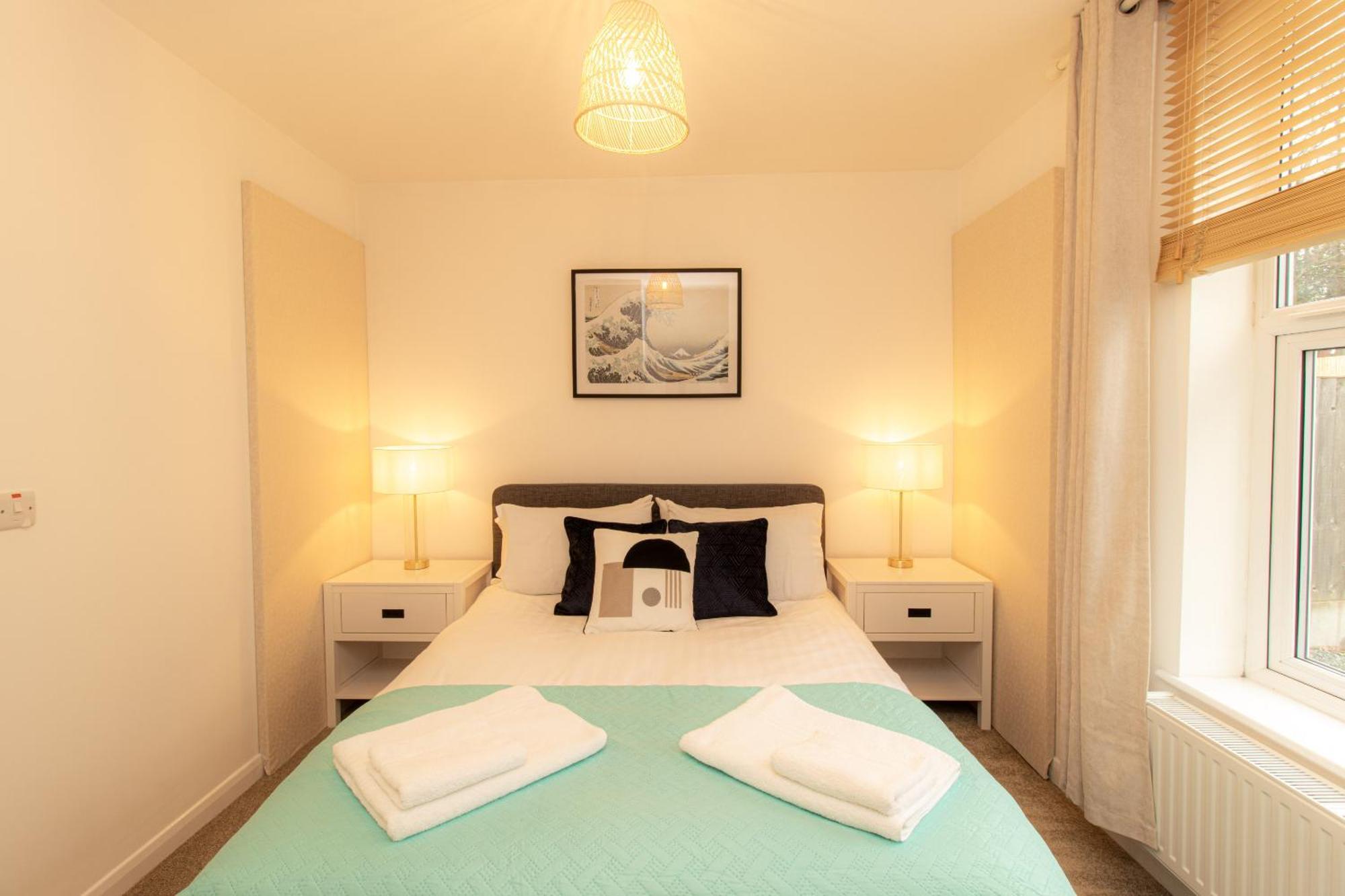 Crescent House Apartments Telford Oda fotoğraf
