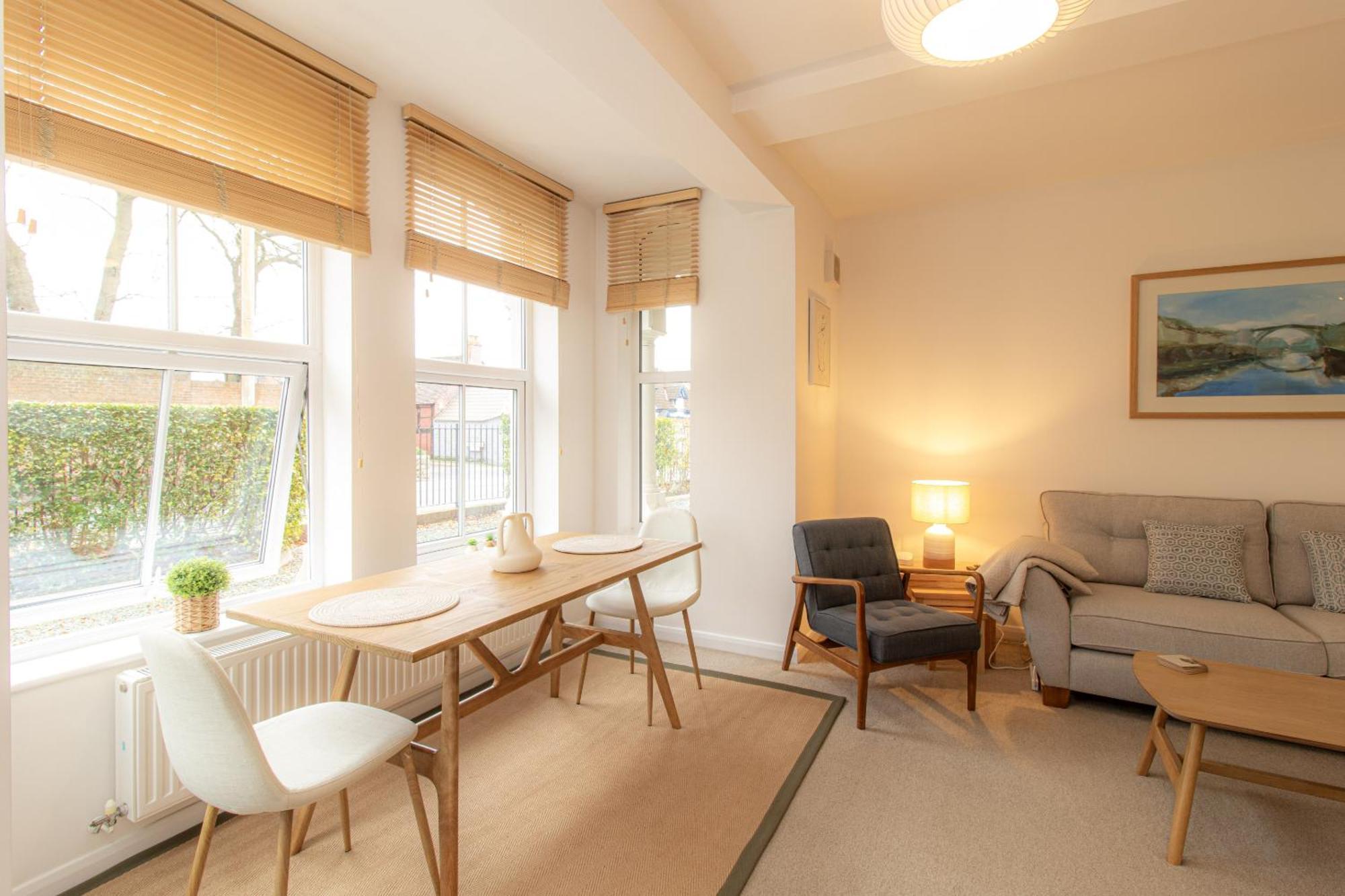 Crescent House Apartments Telford Oda fotoğraf