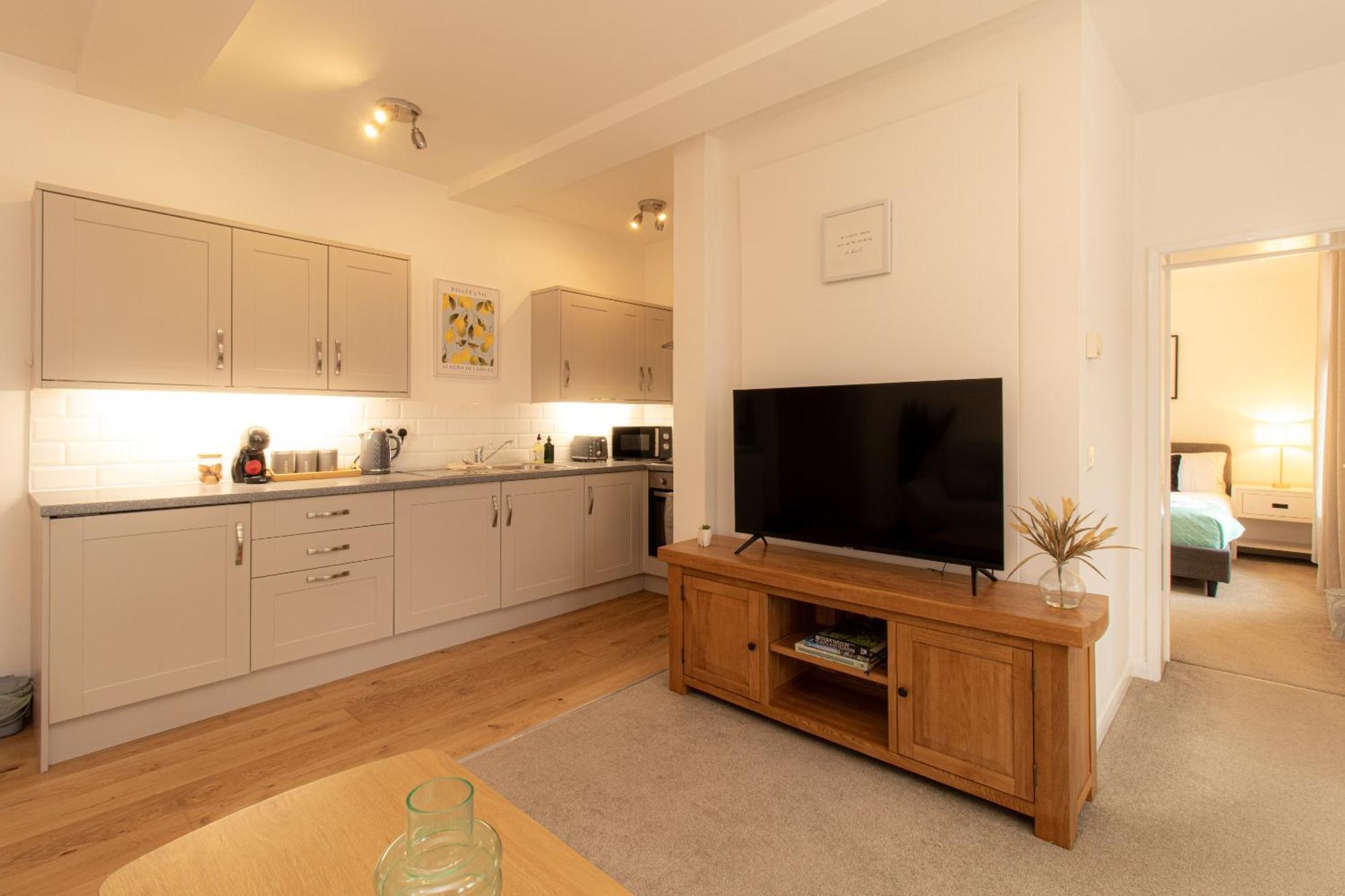 Crescent House Apartments Telford Oda fotoğraf