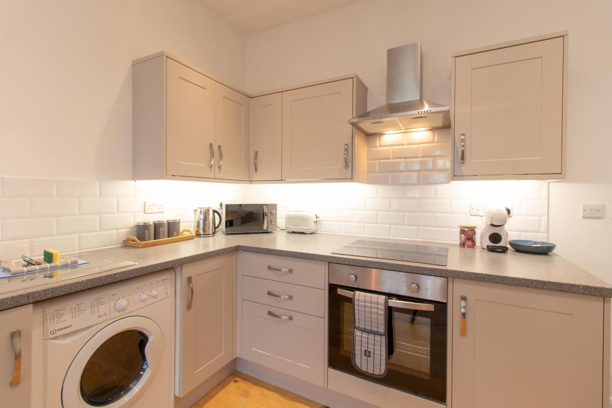 Crescent House Apartments Telford Oda fotoğraf