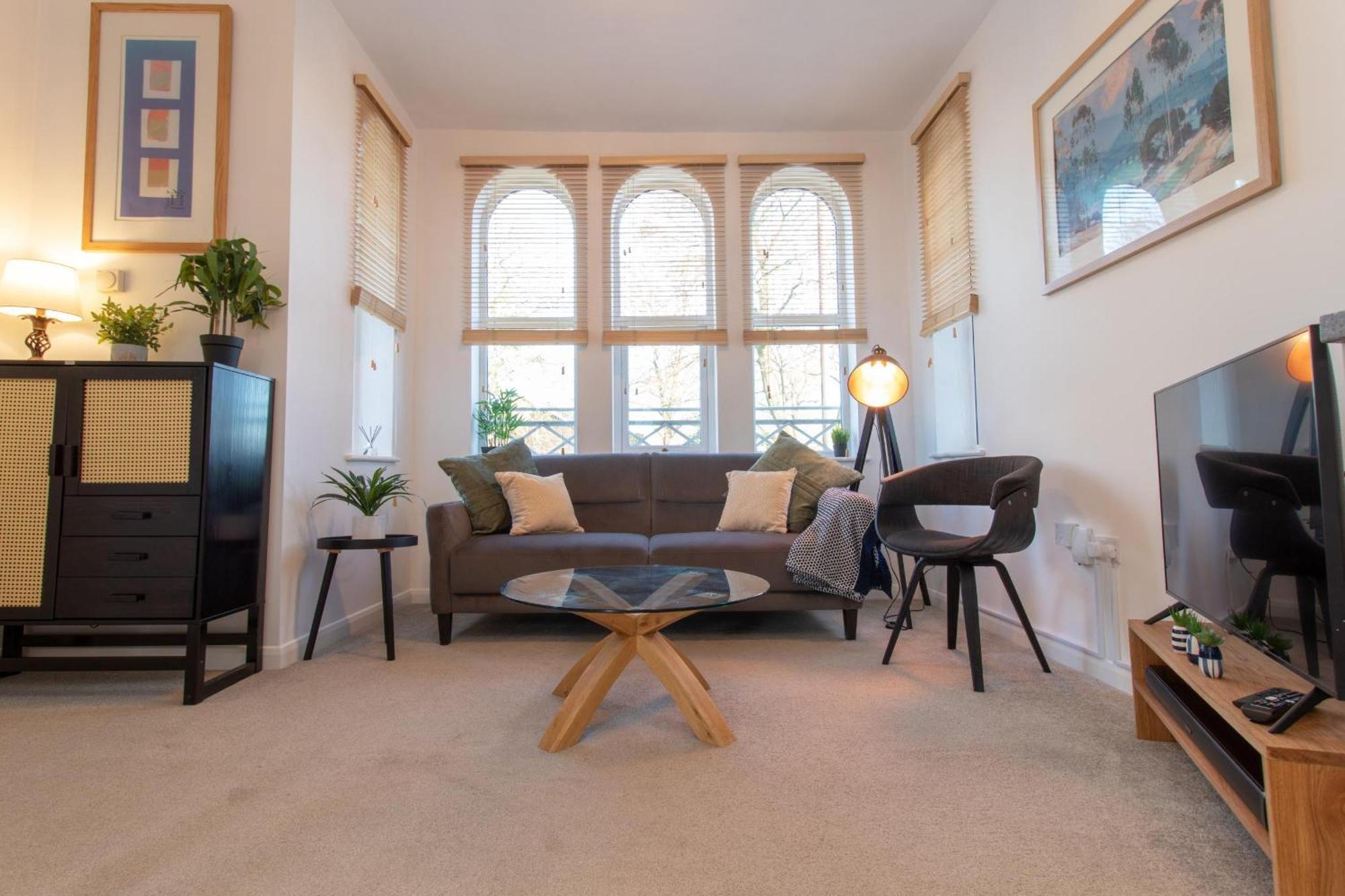 Crescent House Apartments Telford Oda fotoğraf