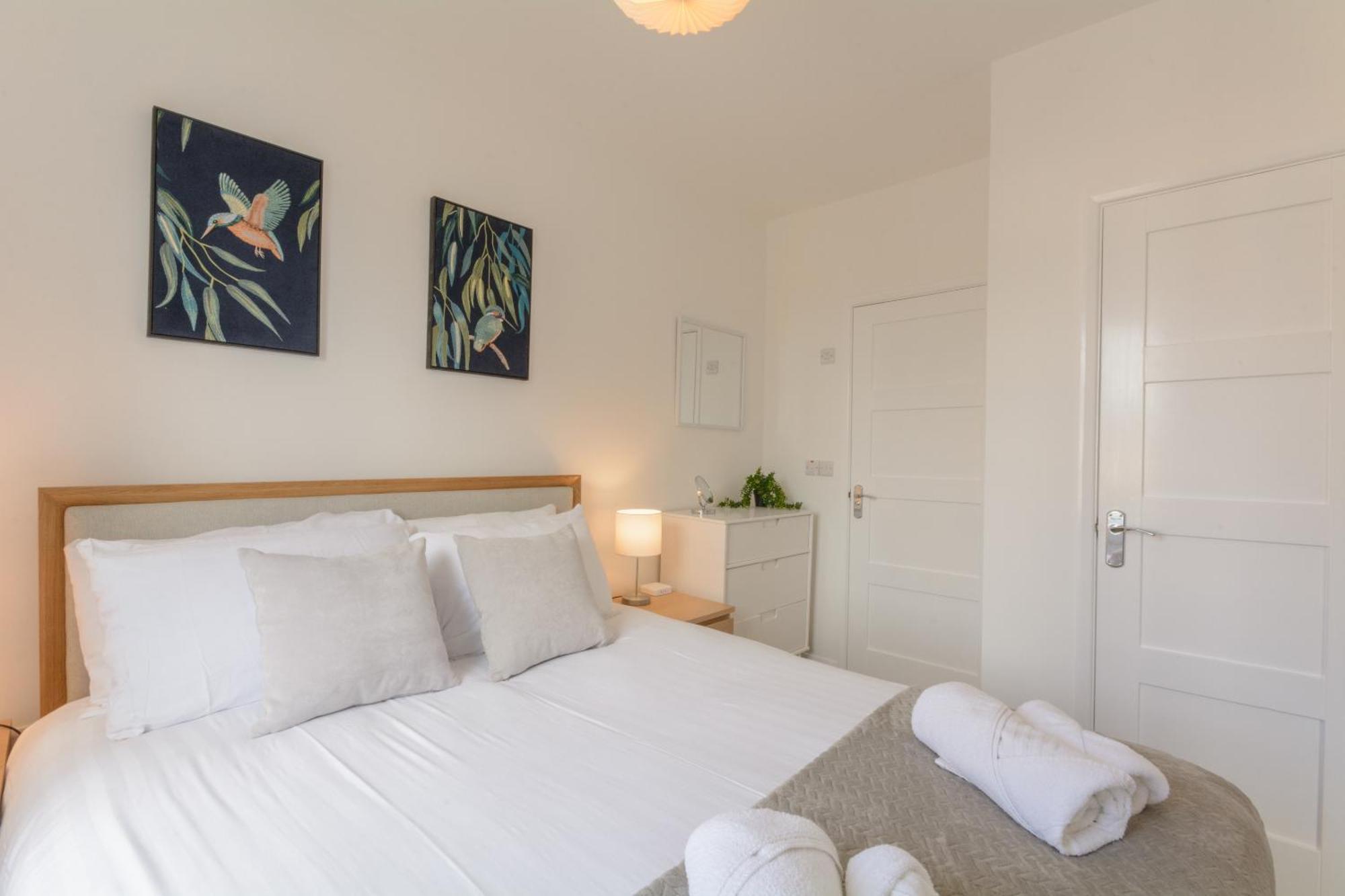 Crescent House Apartments Telford Oda fotoğraf